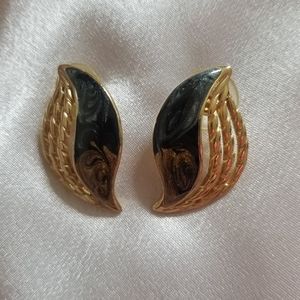 Vintage 80's Gold Tone Earrings